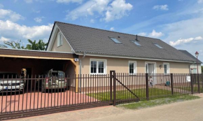 Ferienhaus in Linum mit Garten, Terrasse und Grill